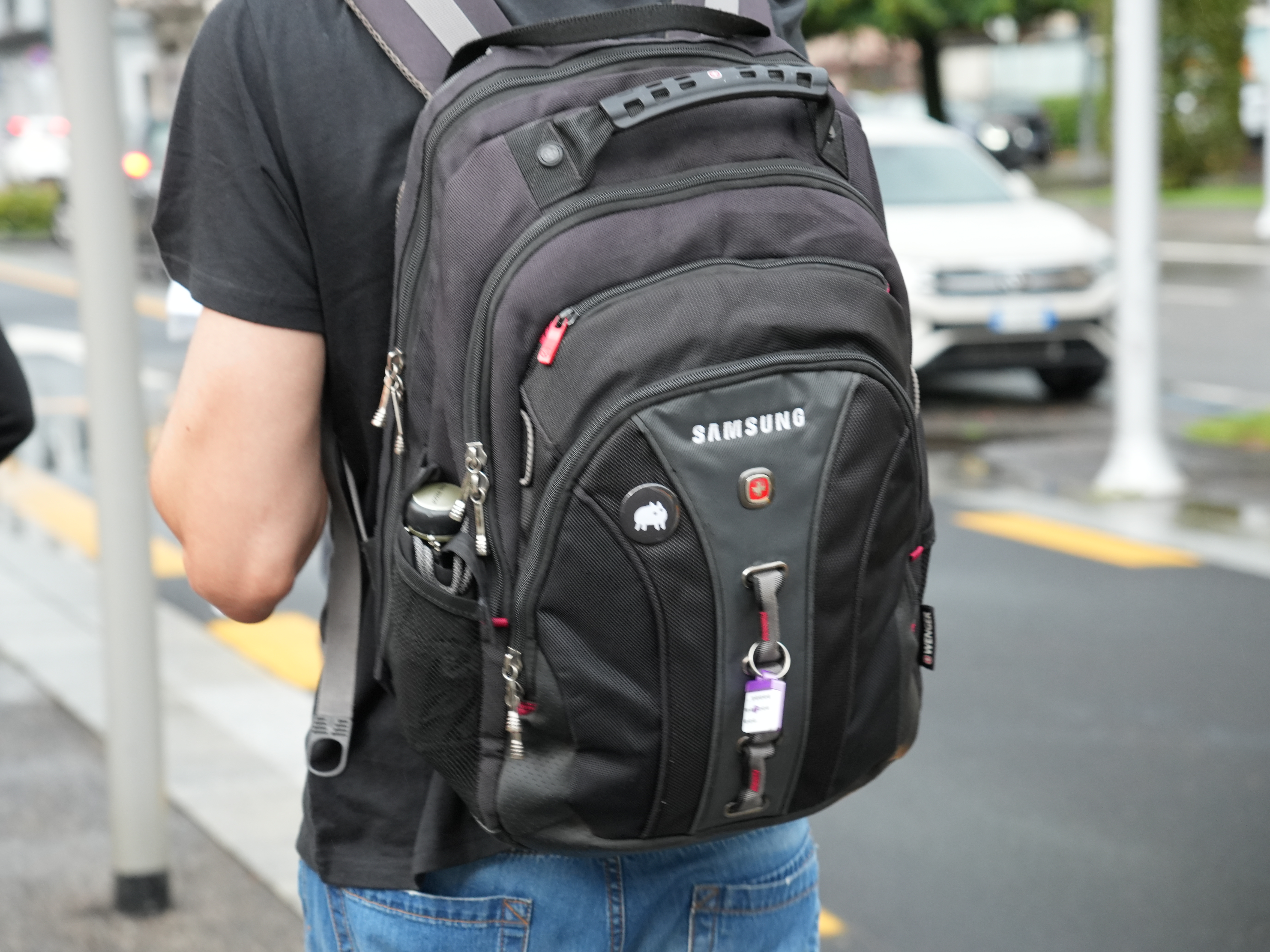 Someone walking with a backpack with a 3D printed calendar